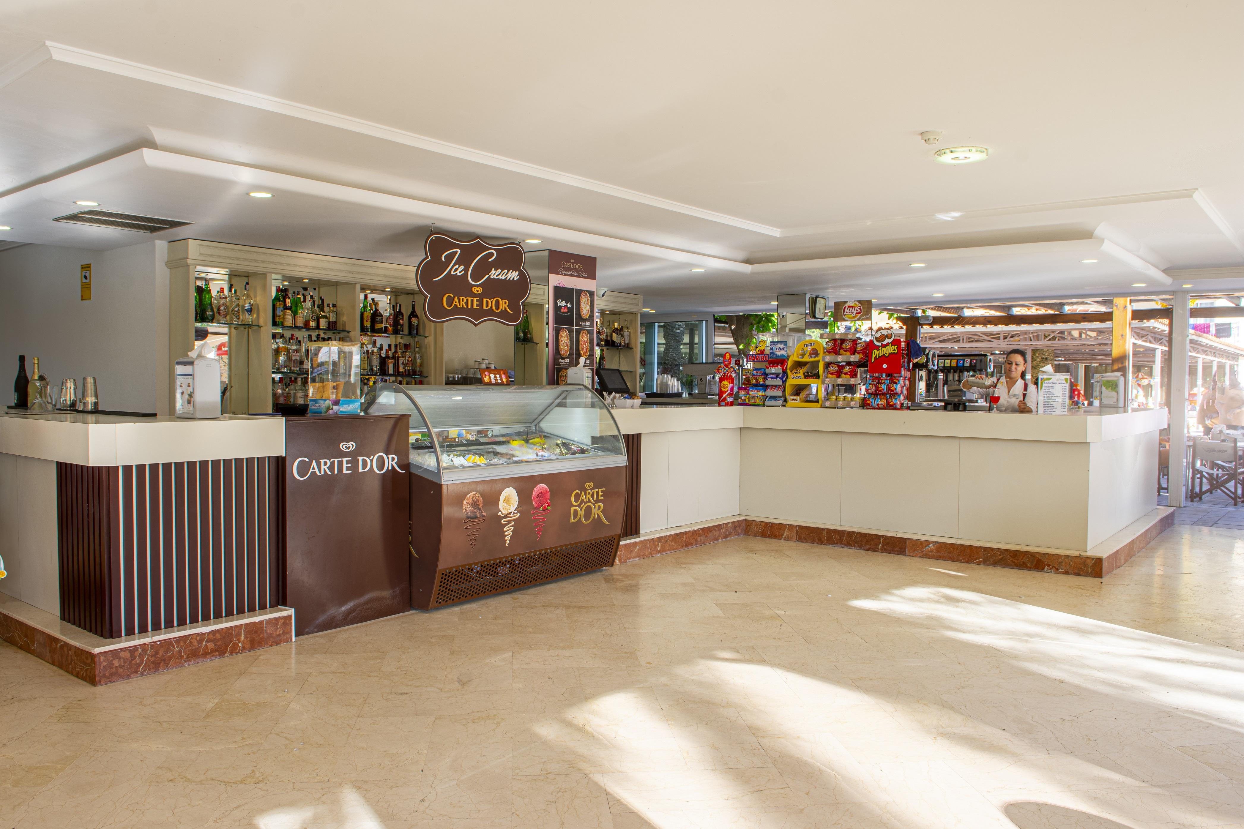 Club Hotel Aguamarina Аренал д'ен Кастел Екстериор снимка