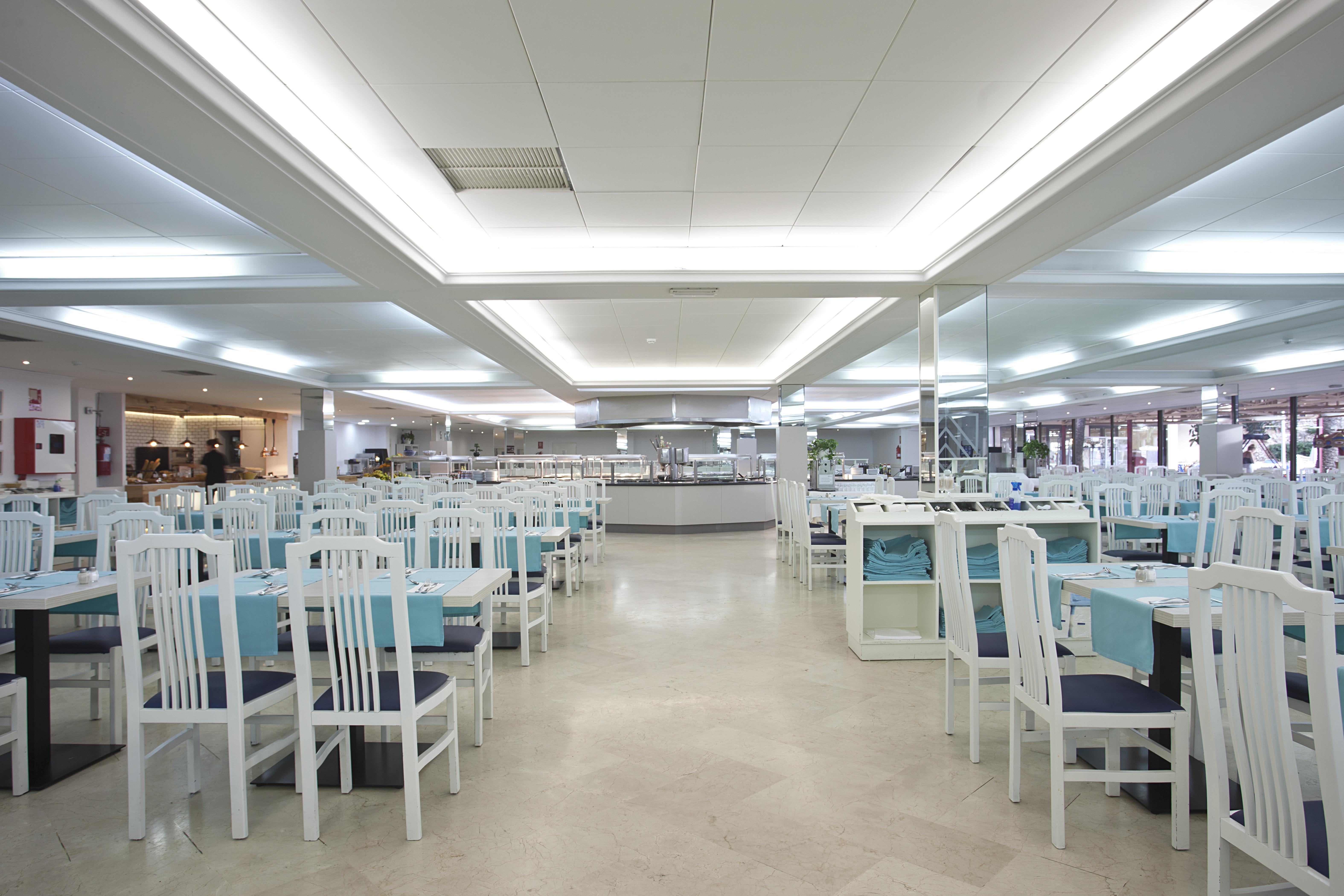Club Hotel Aguamarina Аренал д'ен Кастел Екстериор снимка