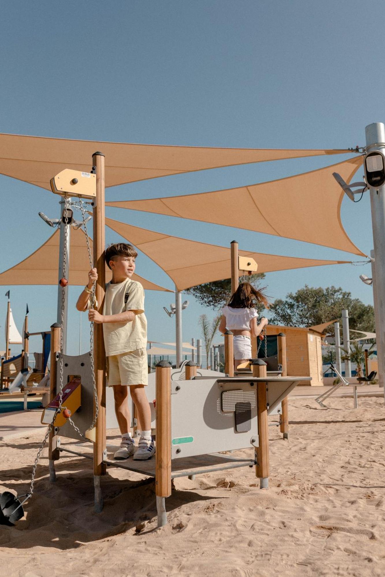 Club Hotel Aguamarina Аренал д'ен Кастел Екстериор снимка