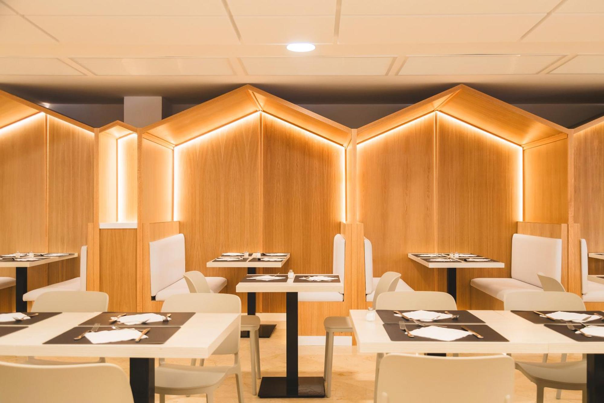 Club Hotel Aguamarina Аренал д'ен Кастел Екстериор снимка